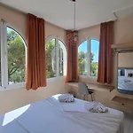 Sunflower Apartments & Studios