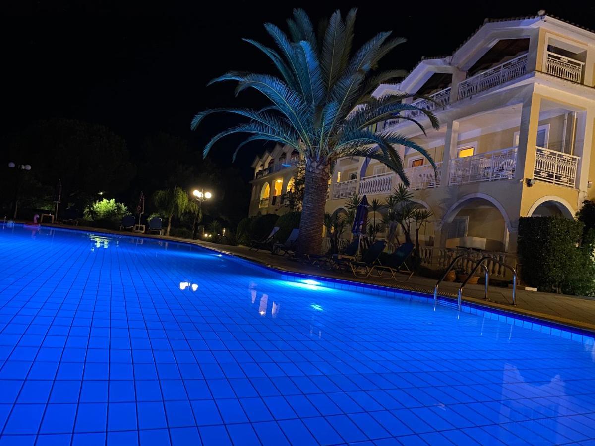 Aparthotel Sunflower & 3*